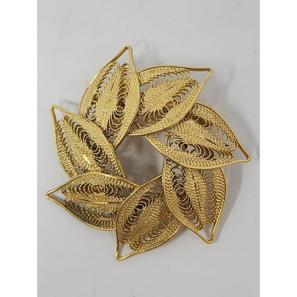 Vintage Jewelry Filigree Wreath Leaves/Flower Grammy Brooch Gold Tone
